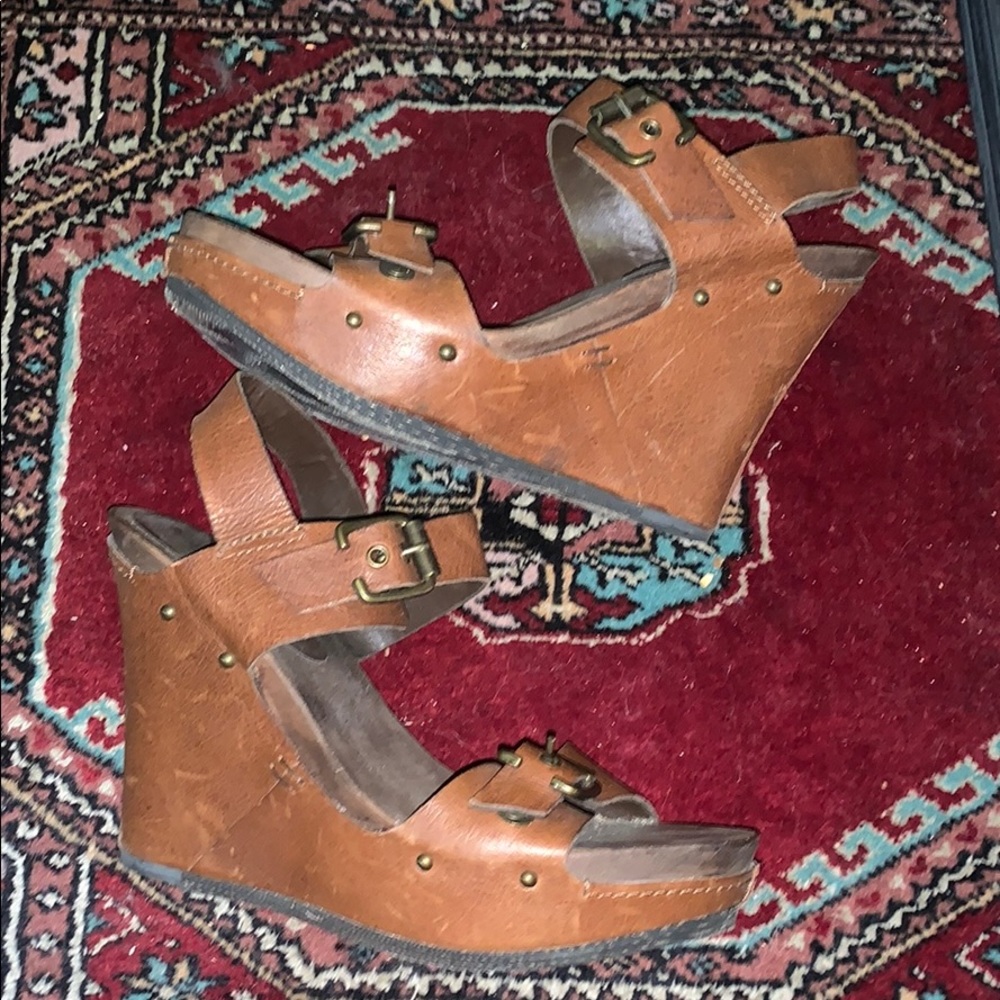 Report wedges 9M